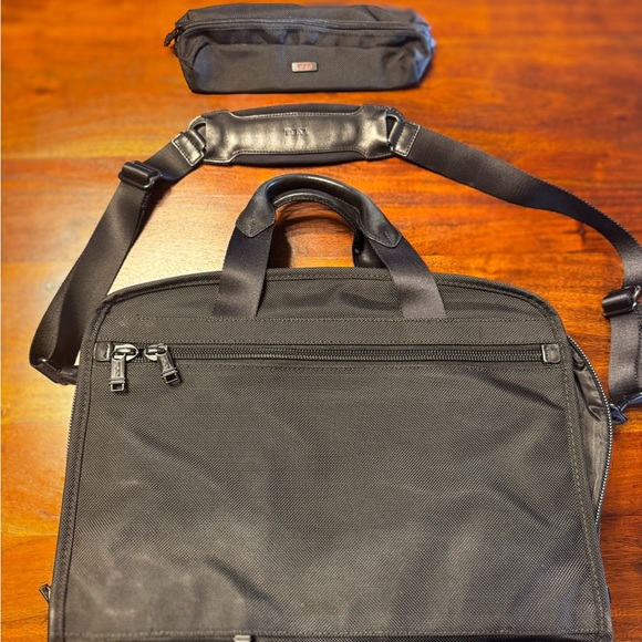 Tumi Organizer Portfolio Brief - Picture 2 of 7
